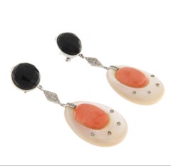 Perlmutt Diamanten Koralle Onyx Weißgold 18 Karat Tropfenohrringe