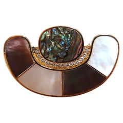 Mother of Pearl Diamonds Crescent Pin 18kt*