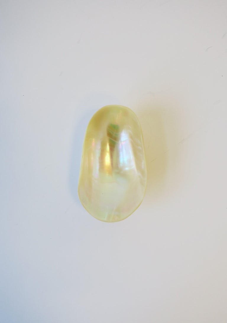 Mother Of Pearl Coquille Dish main image 1