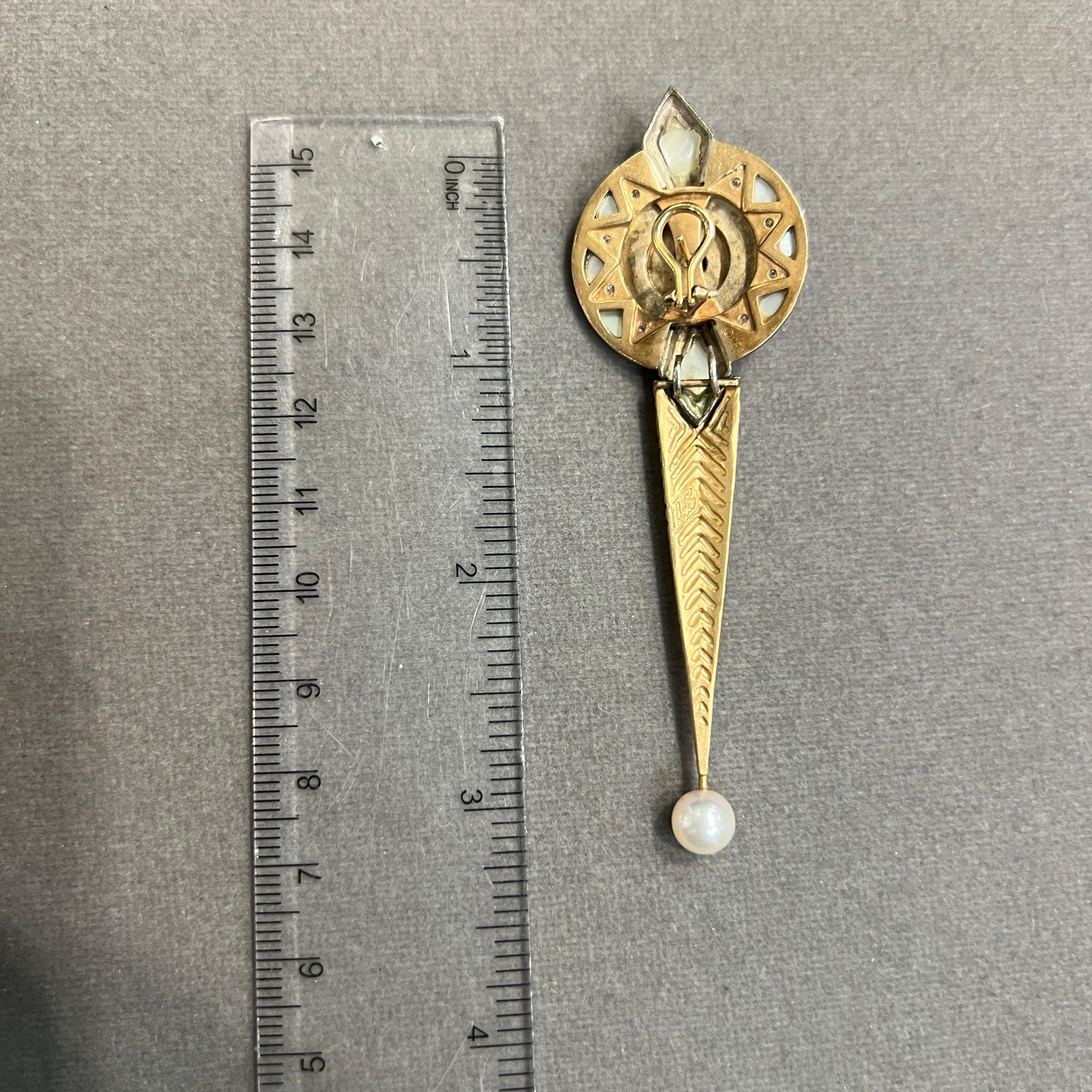 Mother of Pearl Earrings In Excellent Condition For Sale In New York, NY