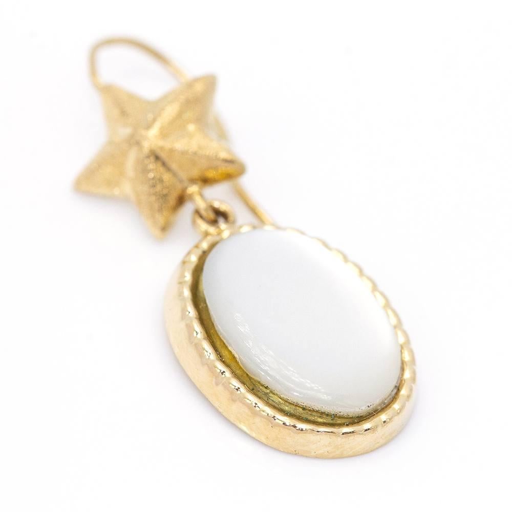 Women's Mother of Pearl Earrings in Yellow Gold For Sale
