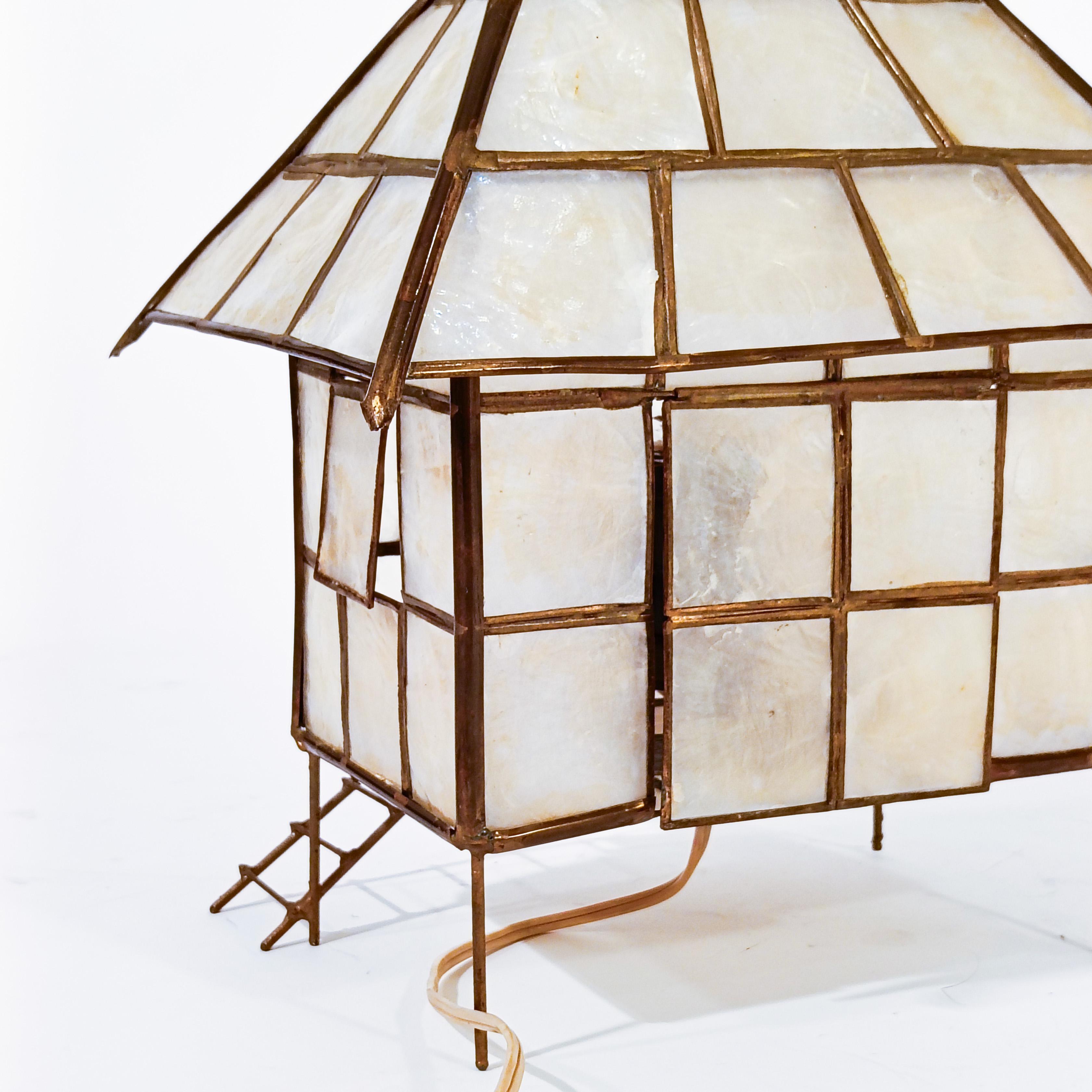 Nacre. Lampe de table exotique faite à la main, Indonésie, années 1950 en vente 8