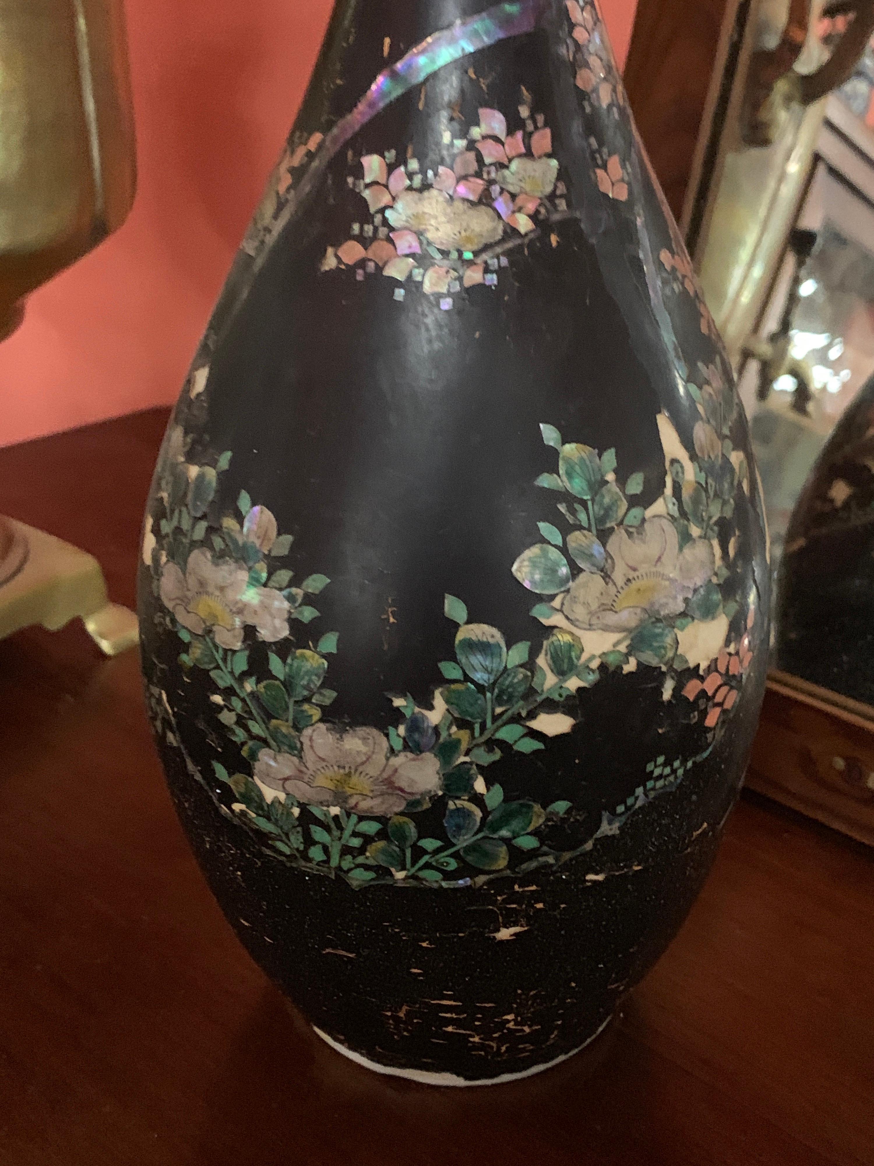 Anglo-Japanese Mother of Pearl Fine Inlaid Black Porcelain Japanese Vase, circa 1870