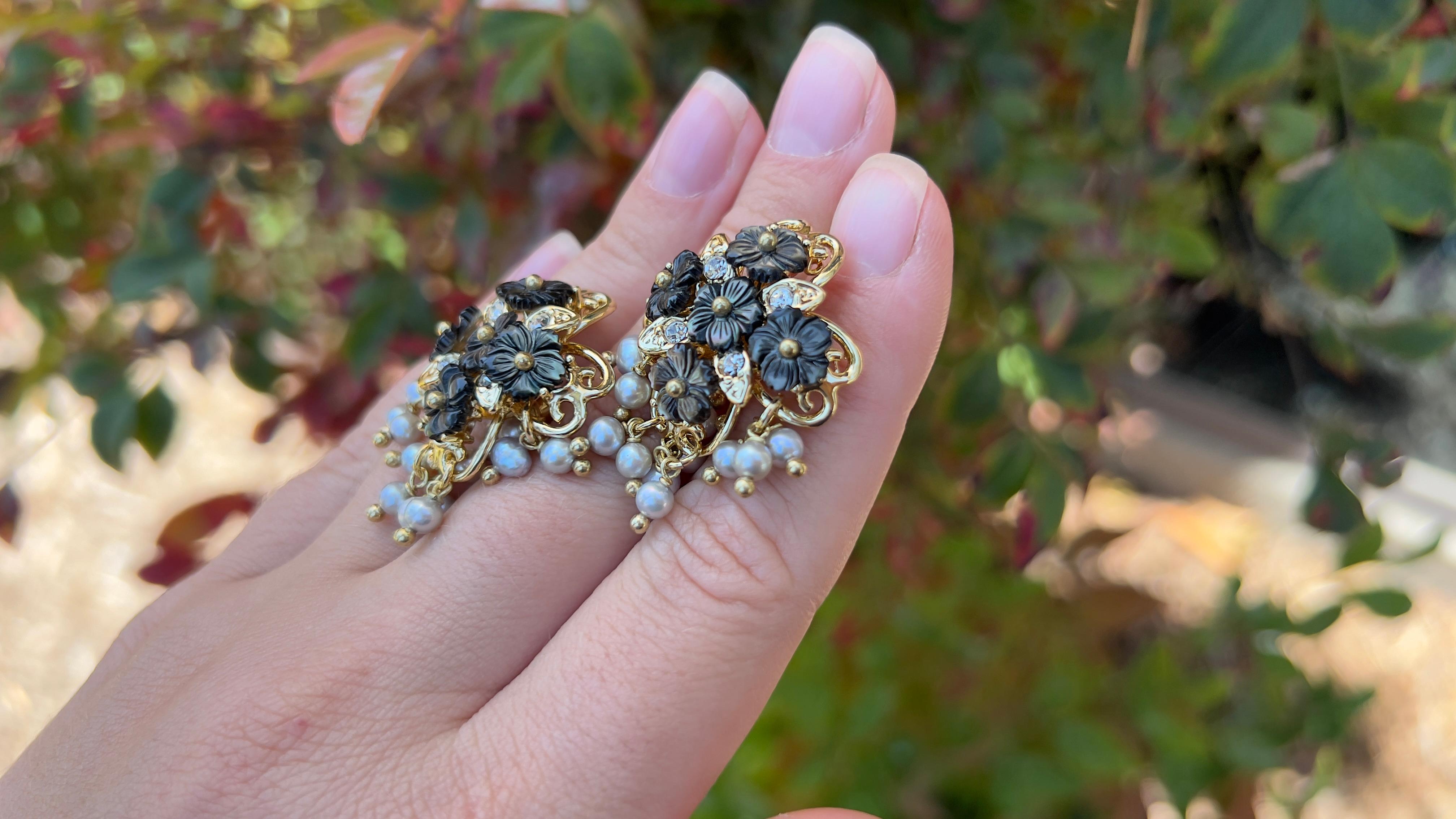 Boucles d'oreilles fleur en nacre et or 18 carats sur argent de fabrication italienne Neuf à Carlsbad, CA