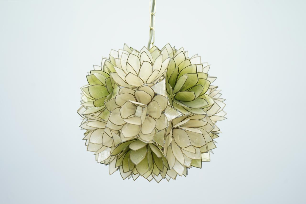 mother of pearl flower pendant