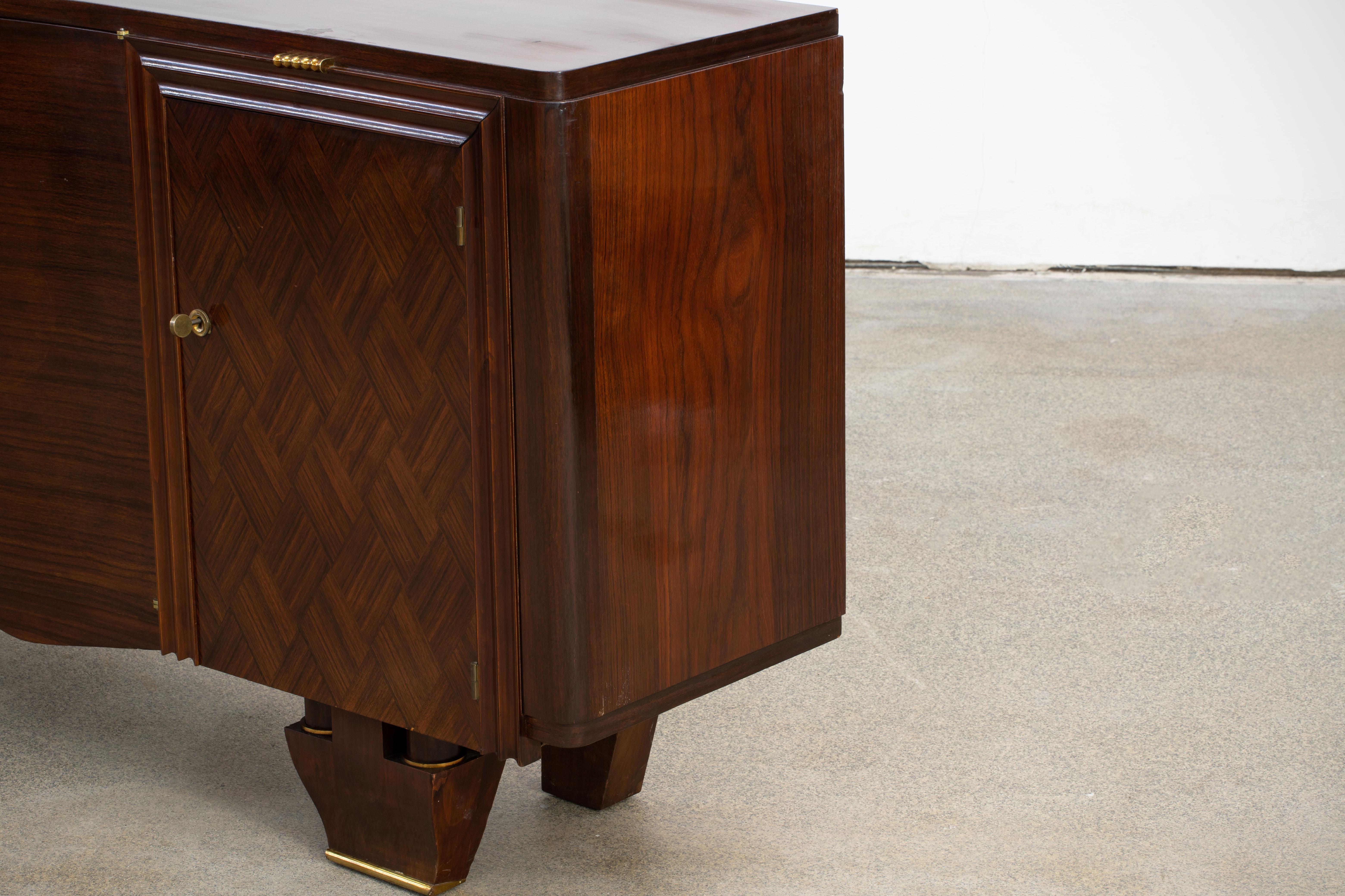 Aparador francés Art Déco grande de nácar, años 40 en venta 12