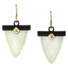 Pendants d'oreilles en nacre:: or jaune 18k et argent noirci