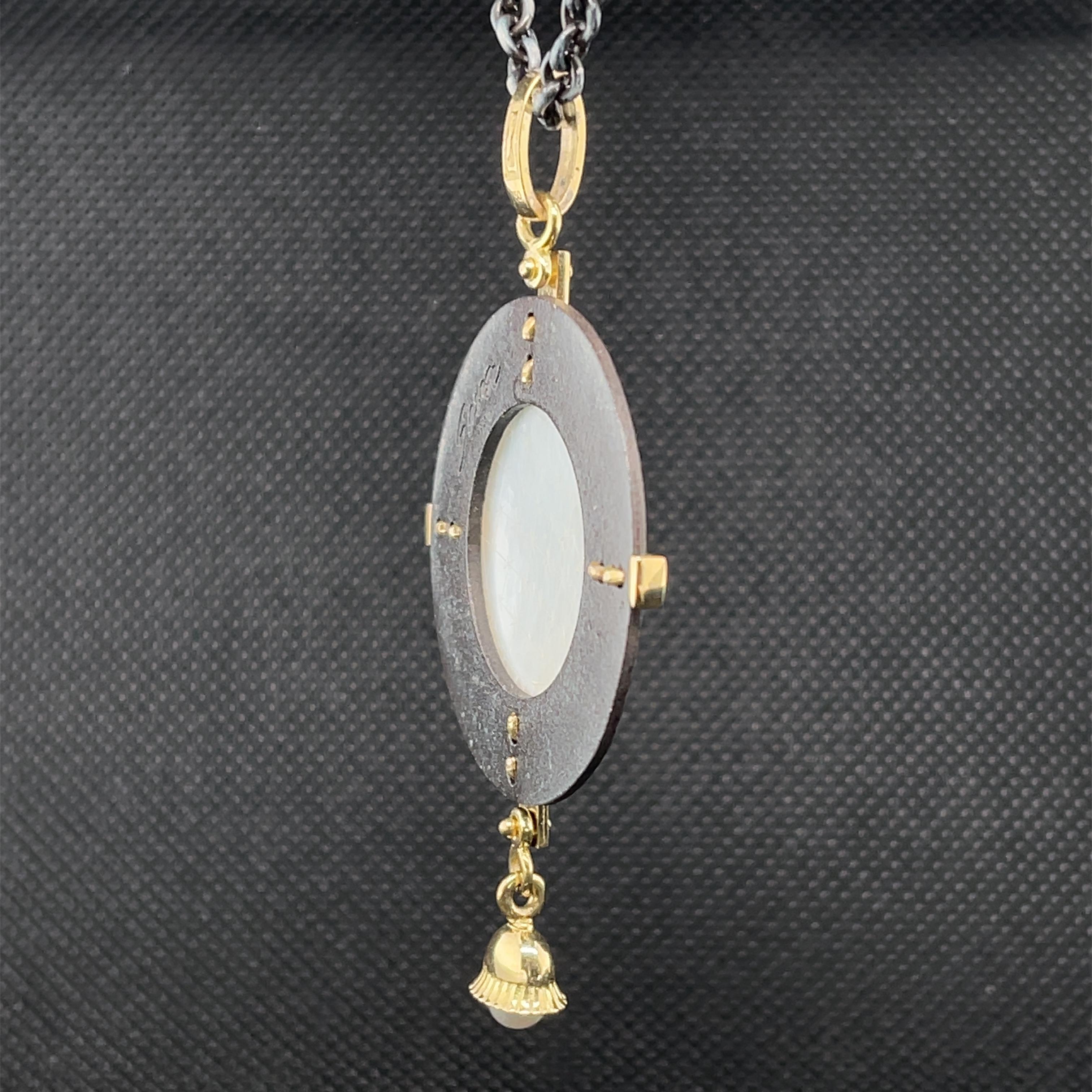 Mother-of-Pearl Gambling Counter Pendant in Yellow Gold and Blackened Silver In New Condition For Sale In Los Angeles, CA