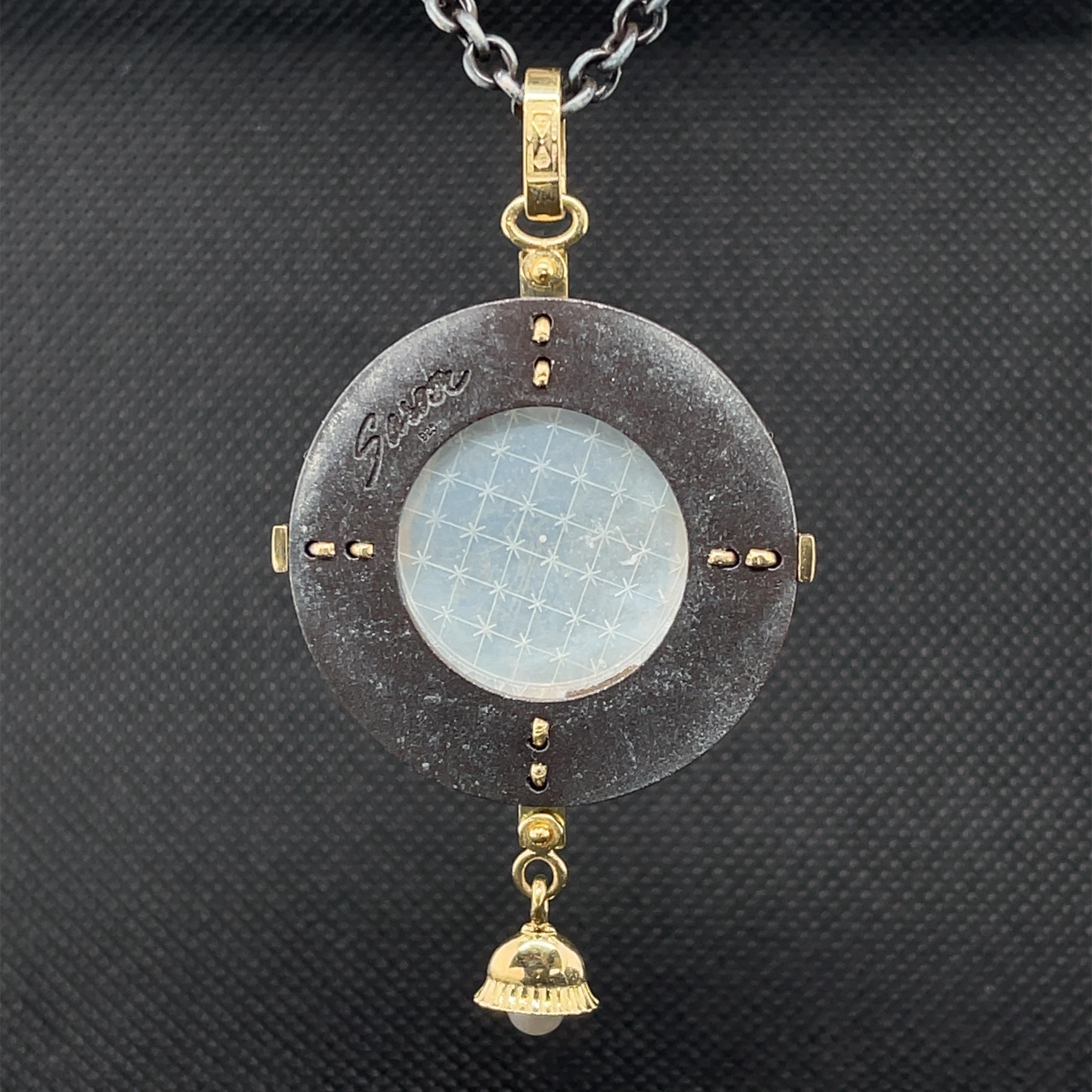 Women's or Men's Mother-of-Pearl Gambling Counter Pendant in Yellow Gold and Blackened Silver For Sale