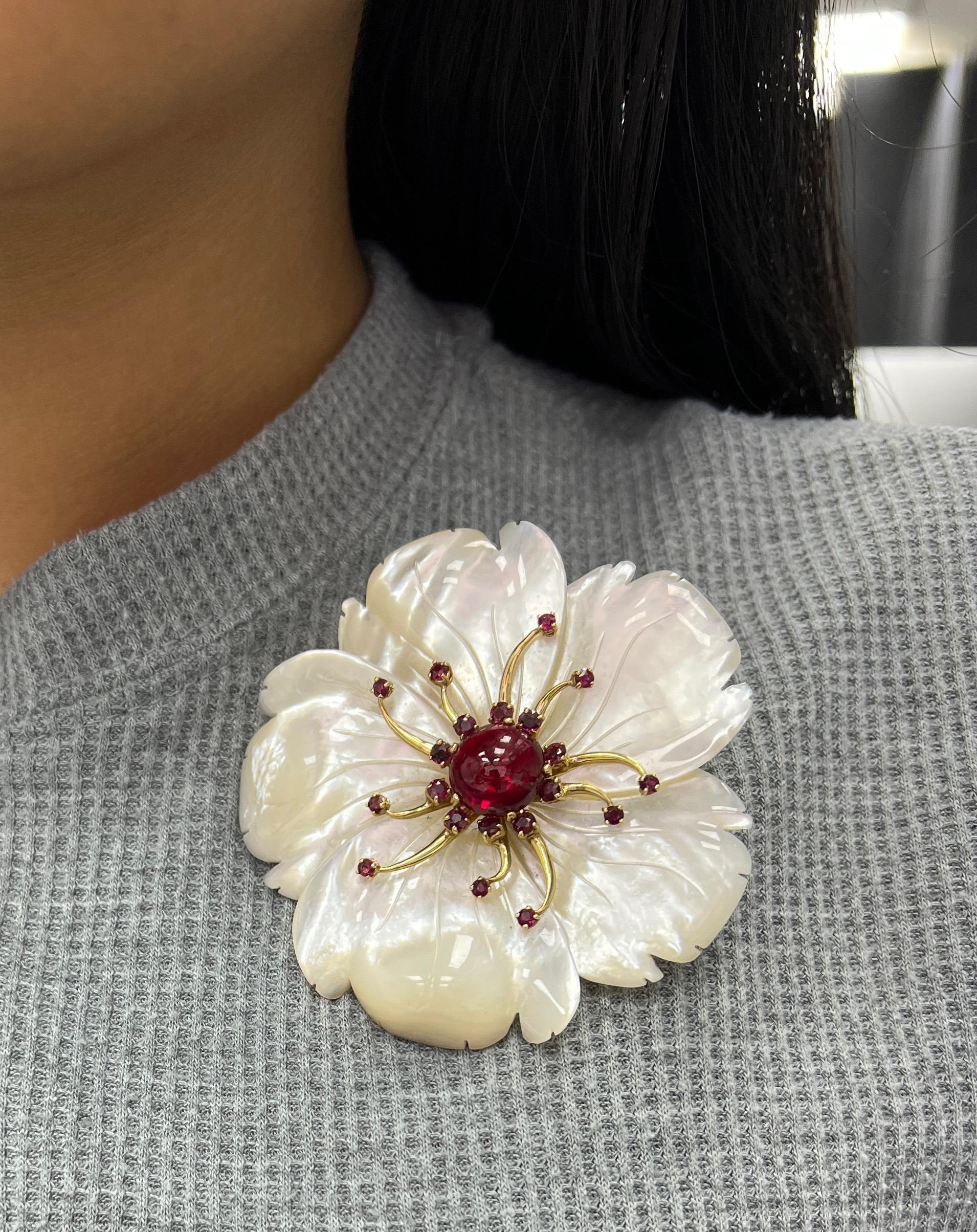 Mother of Pearl Garnet Flower Brooch In Excellent Condition For Sale In New York, NY