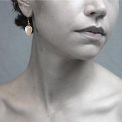 Goldtropfen-Ohrringe mit Perlmutt