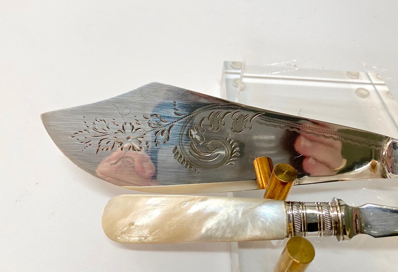 Neoclassical Mother of Pearl Handled Fish Slice and Fork For Sale