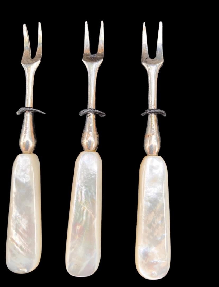 Mother of Pearl Hors D'oeuvre Olive Cocktail Forks in Box Vintage Germany 2
