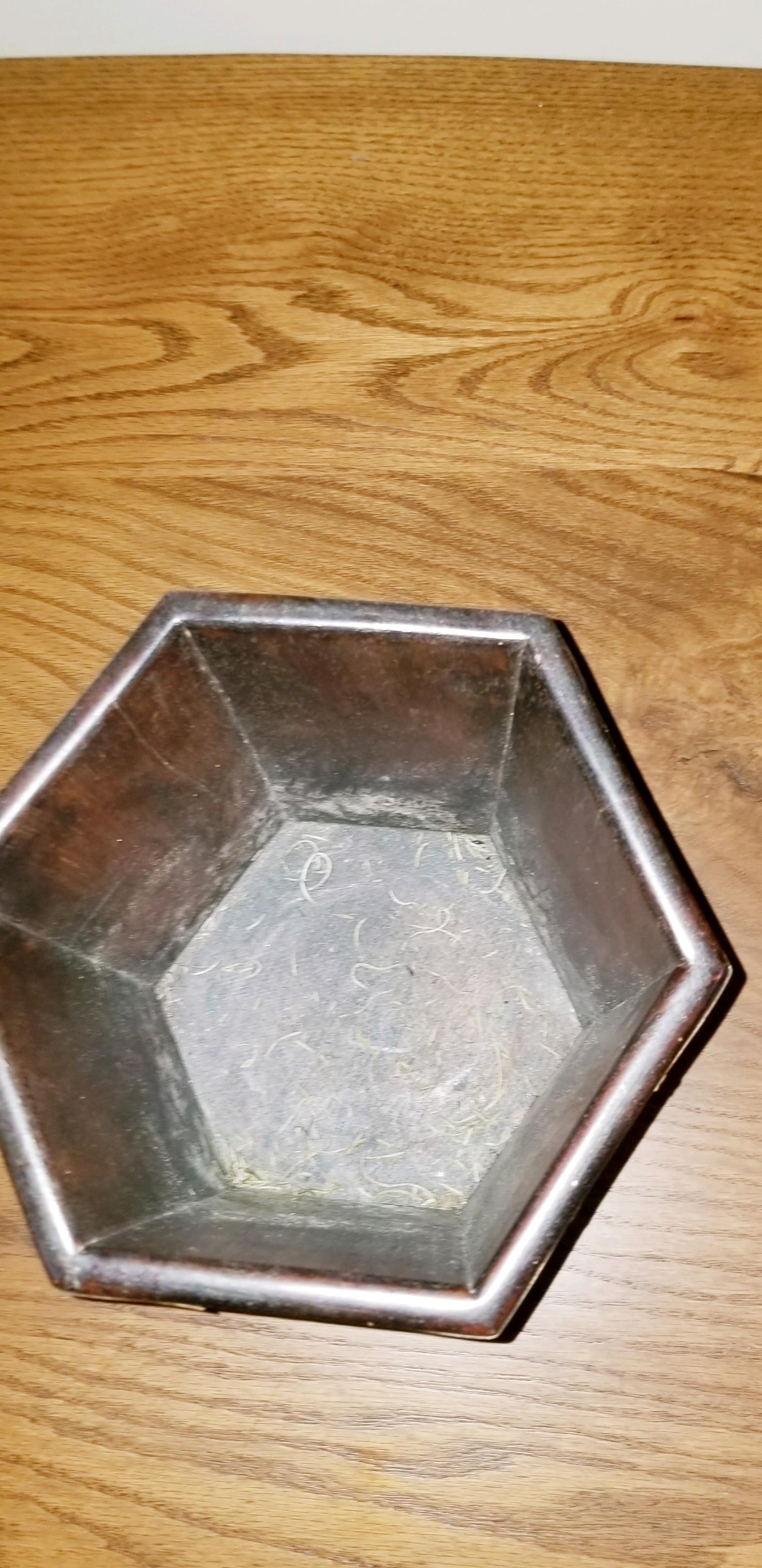 Early 20th Century Mother of Pearl Inlay Cache Pot For Sale