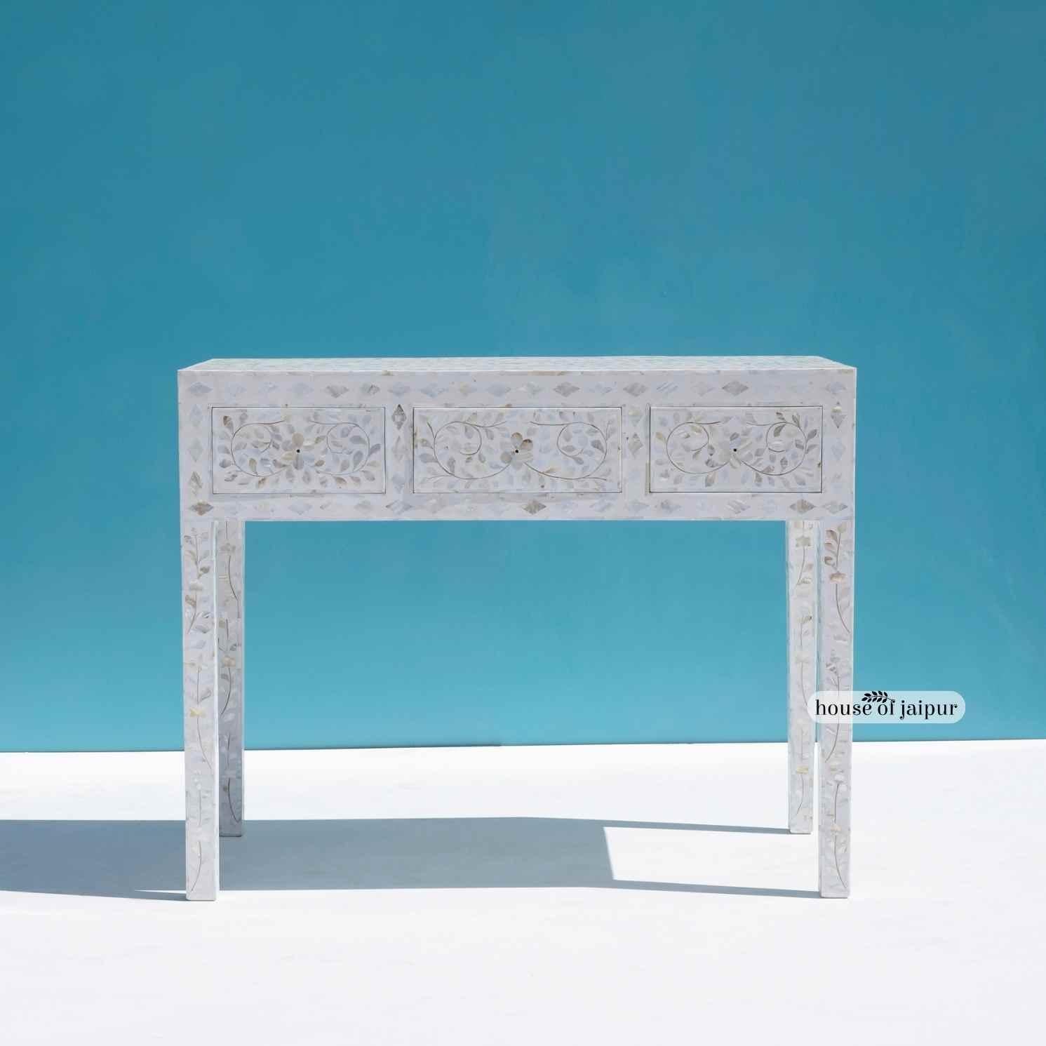 Incrusté Table console florale incrustée de nacre par House of Jaipur en vente