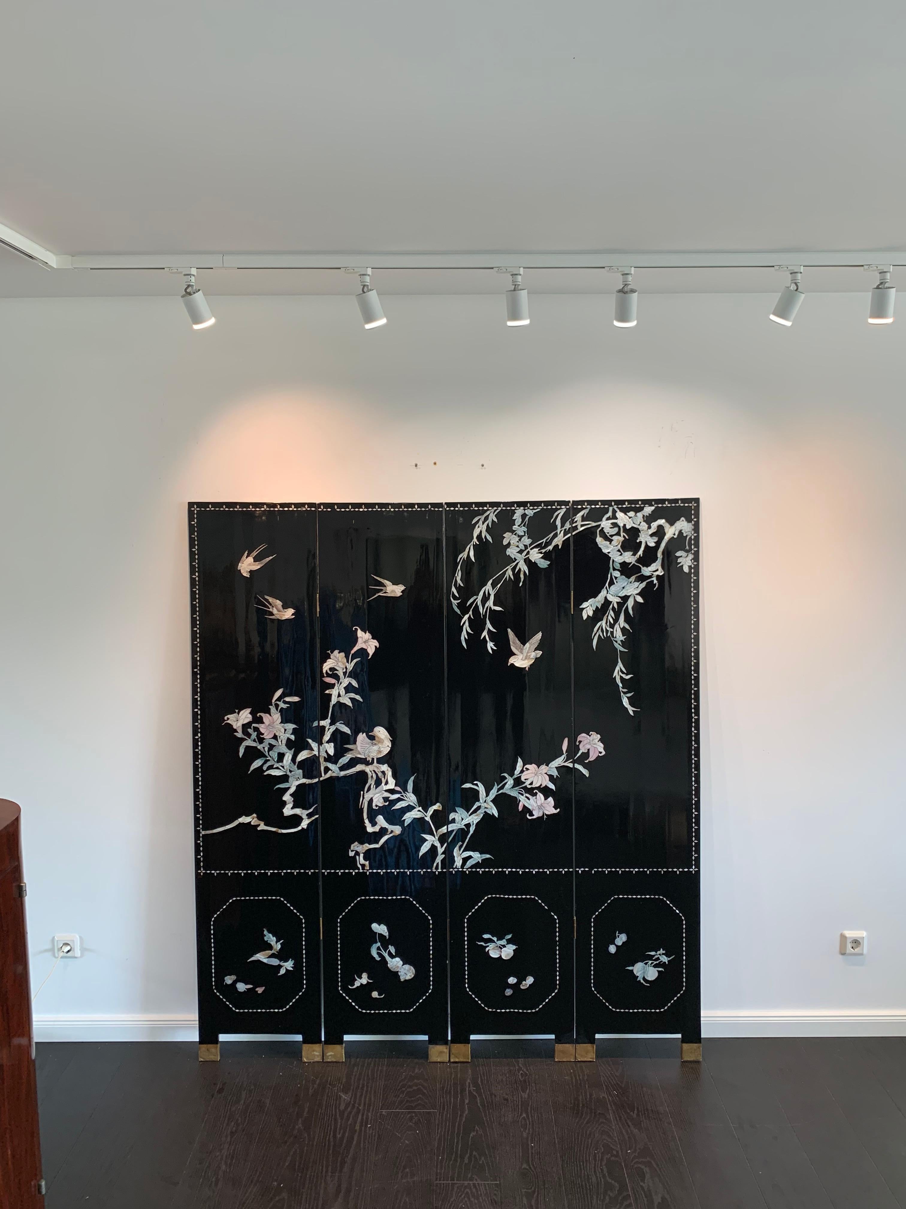Mother of Pearl Inlays, Black Paravant 19th Century Wood Chinoiserie 2