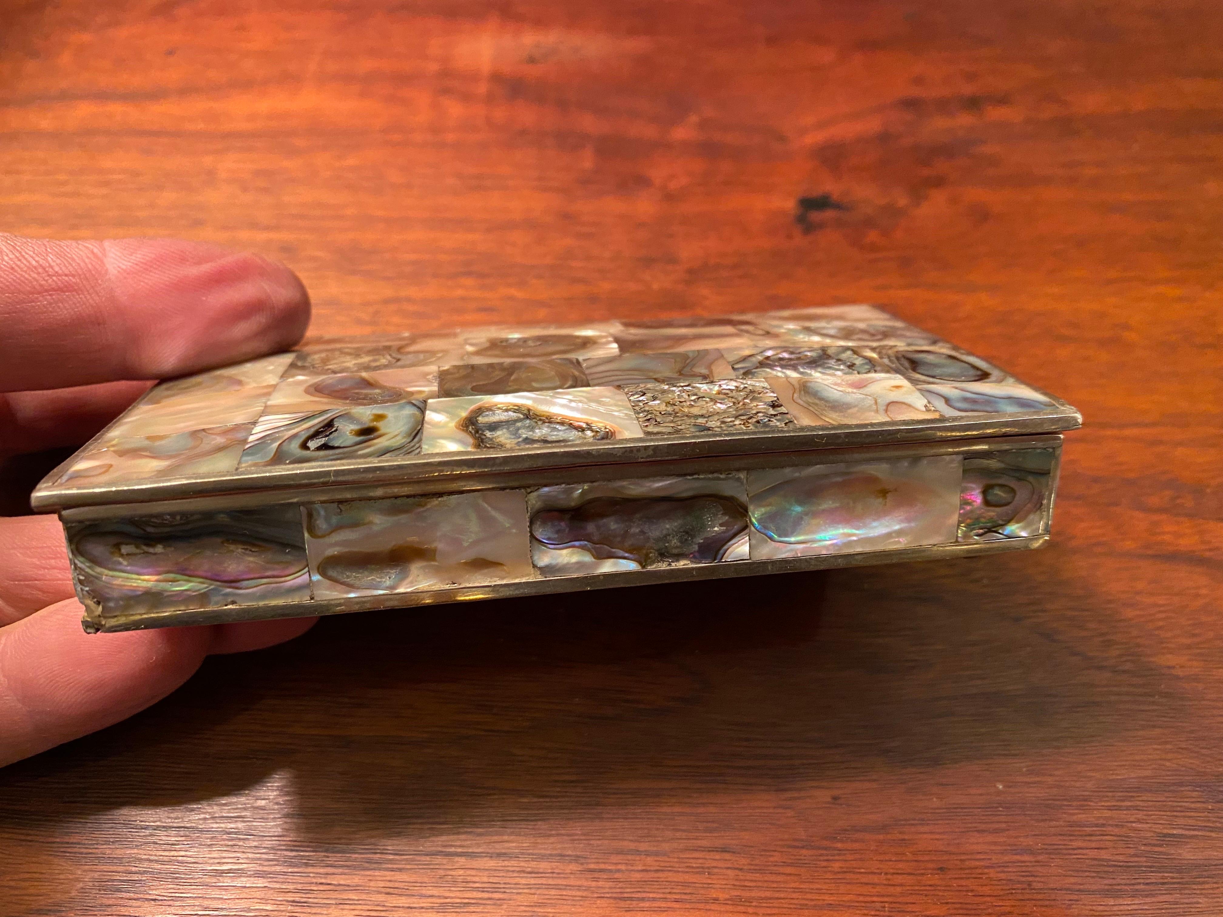 Mother-of-Pearl Mexican Silver Box In Good Condition For Sale In Philadelphia, PA