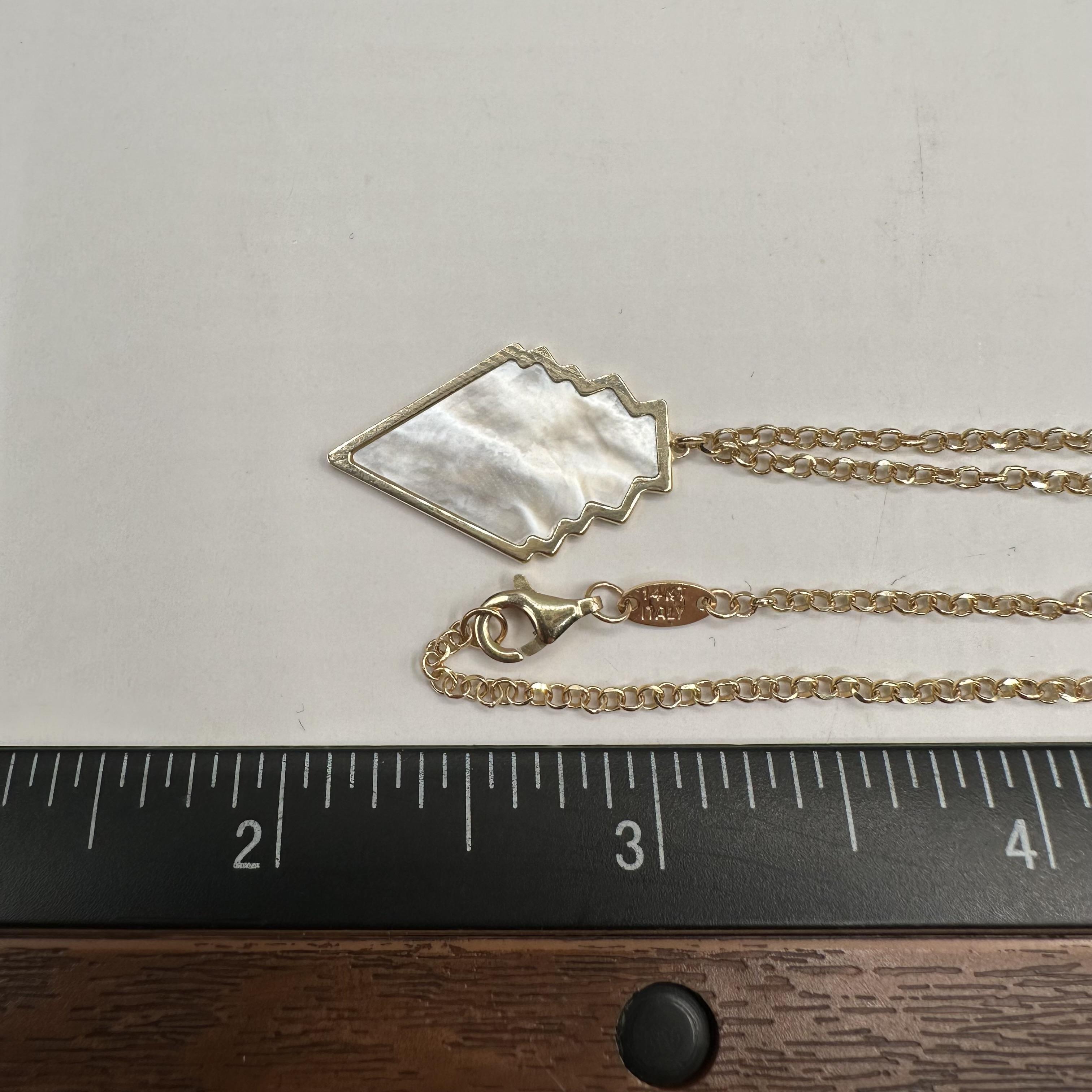Women's Mother of Pearl Necklace in 14kt Yellow Gold – 18