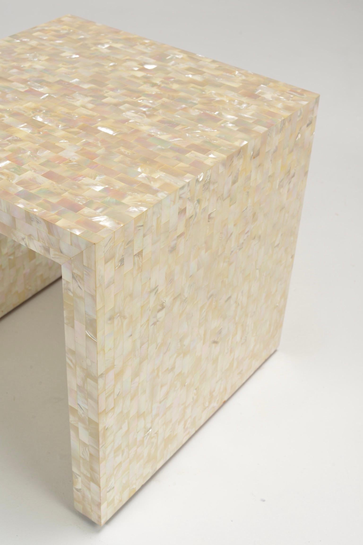 Oscar De La Renta Beistelltisch aus Perlmutt im Angebot 6