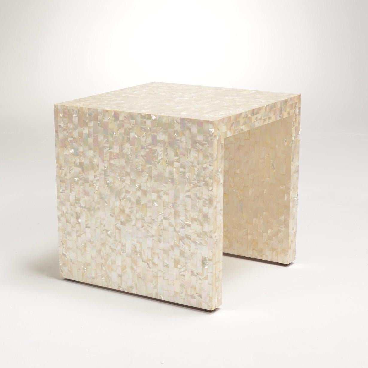 Oscar De La Renta Beistelltisch aus Perlmutt (amerikanisch) im Angebot