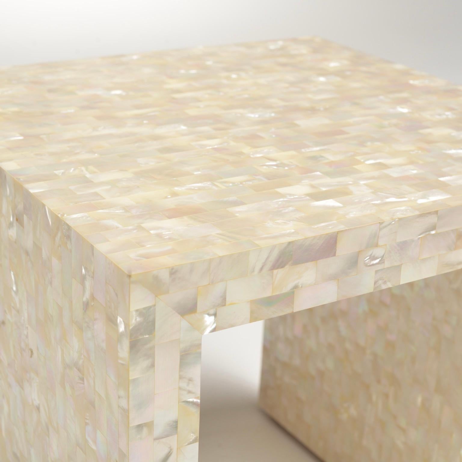 Oscar De La Renta Beistelltisch aus Perlmutt (20. Jahrhundert) im Angebot