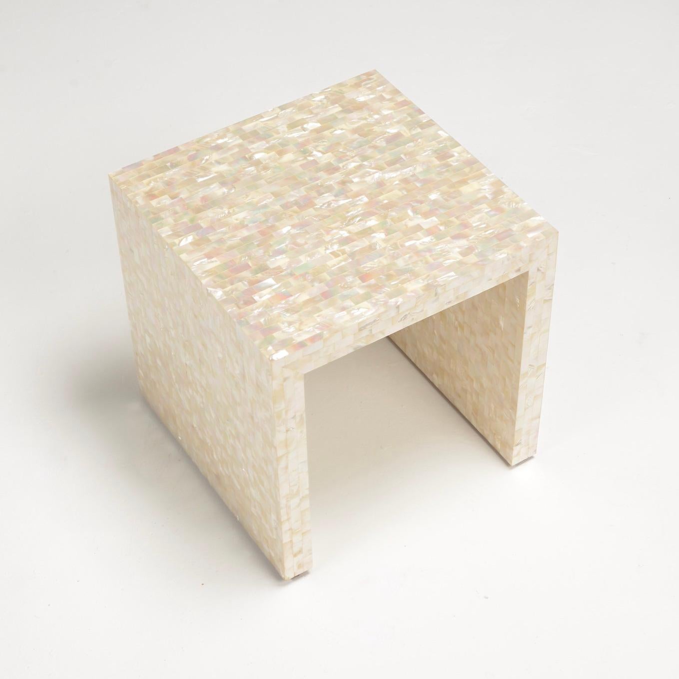 Oscar De La Renta Beistelltisch aus Perlmutt im Angebot 1