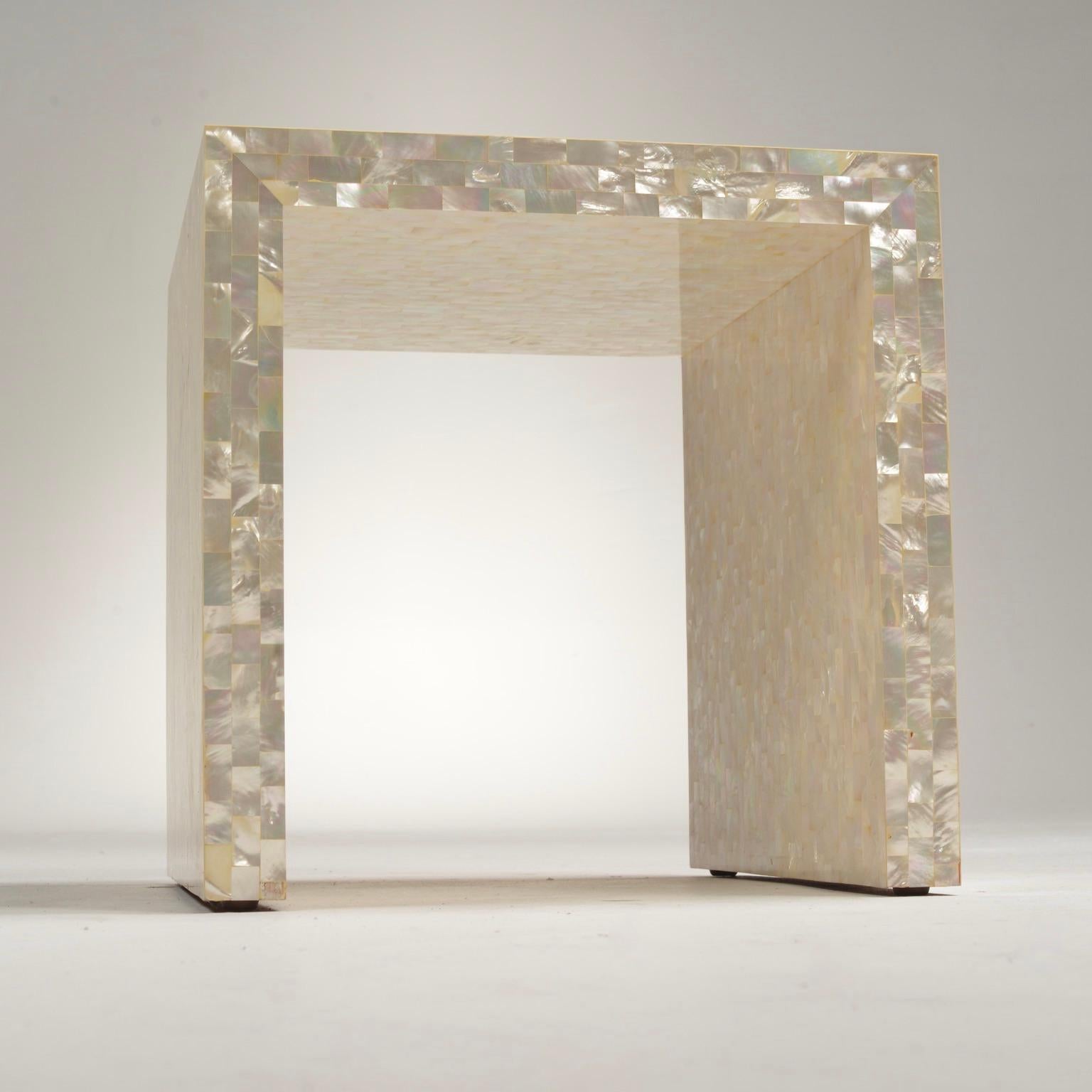 Oscar De La Renta Beistelltisch aus Perlmutt im Angebot 3