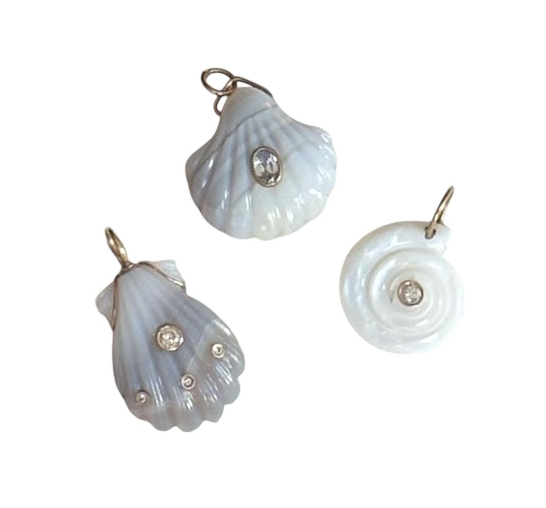 MOTHER-OF-PEARL PENDANT with Diamond, Tourmaline & 14k Gold For Sale 5
