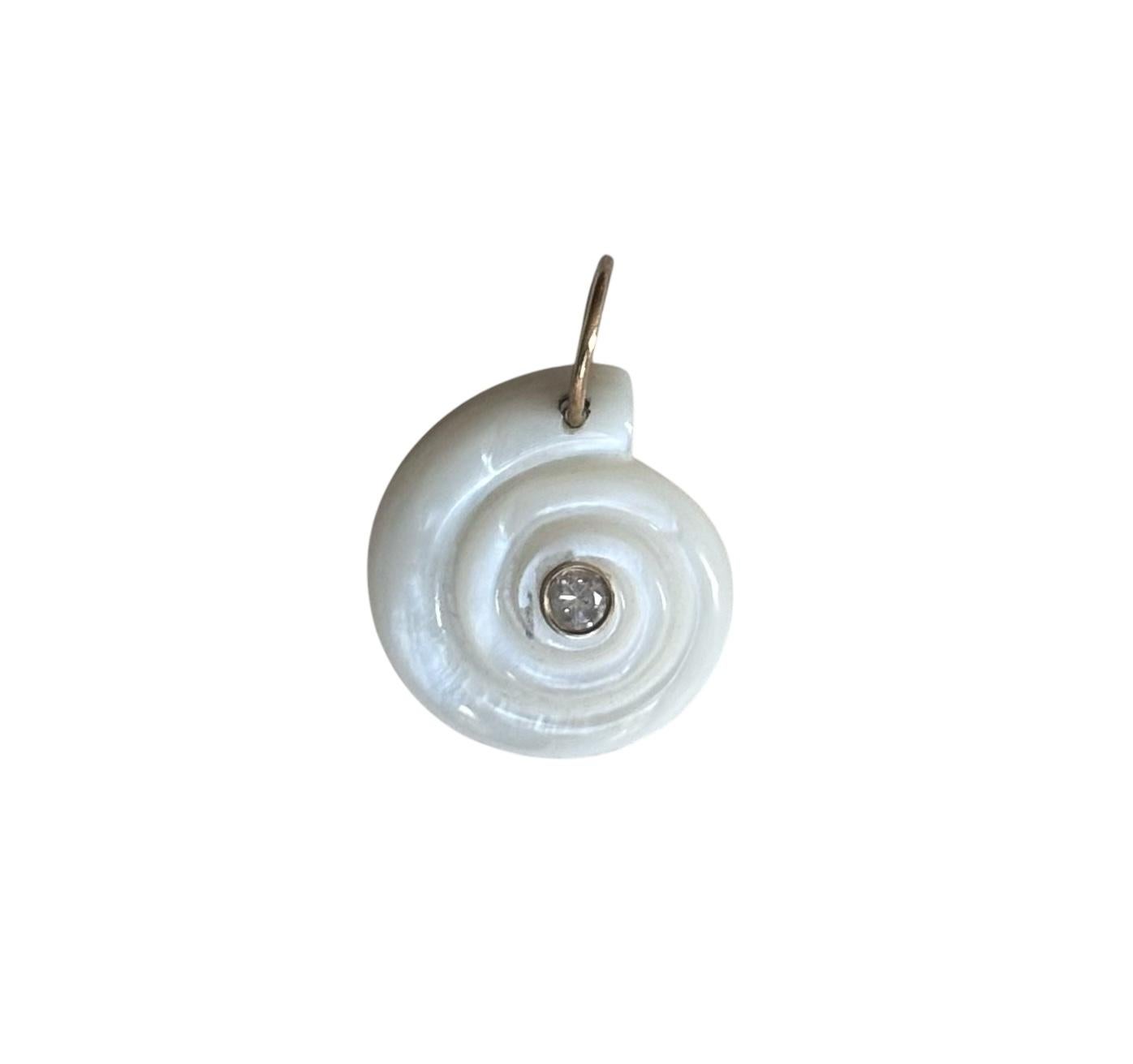 MOTHER-OF-PEARL PENDANT with Diamond, Tourmaline & 14k Gold For Sale 2
