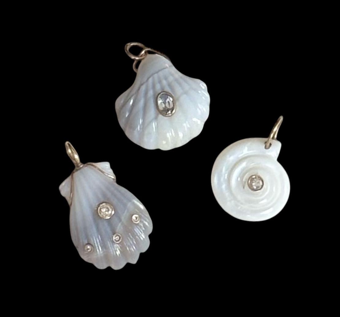 MOTHER-OF-PEARL PENDANT with Diamond, Tourmaline & 14k Gold For Sale 3