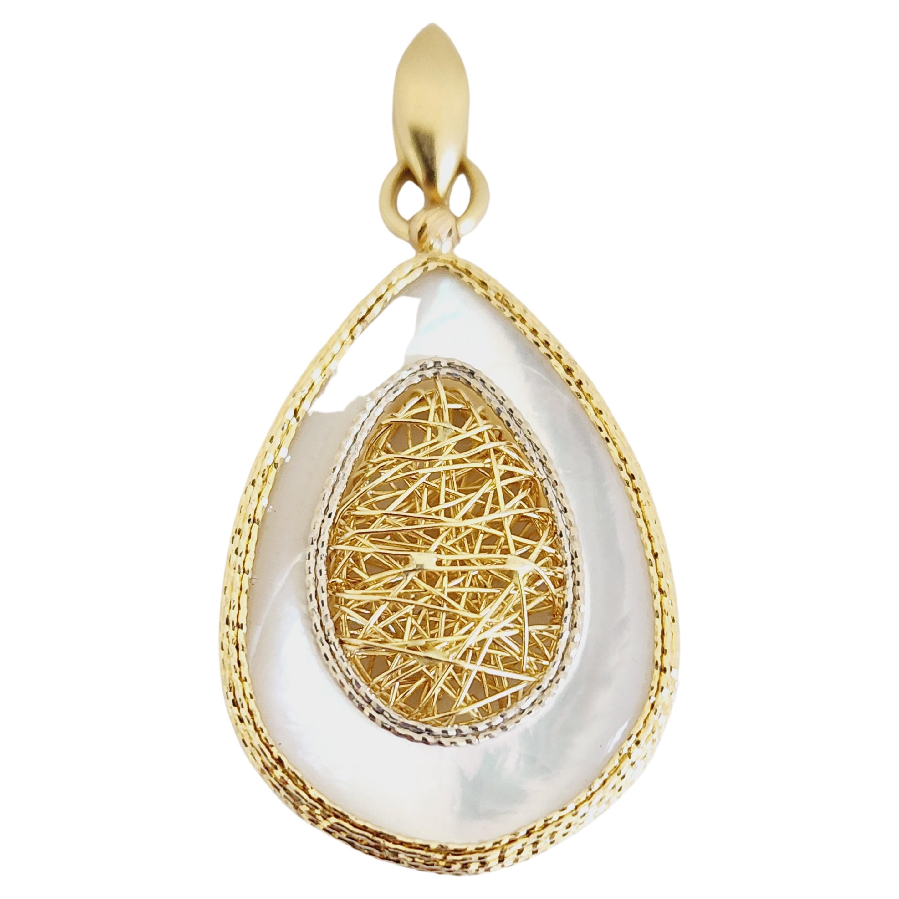 Pink Pearl Pendant Yellow Gold 14 Karat For Sale at 1stDibs