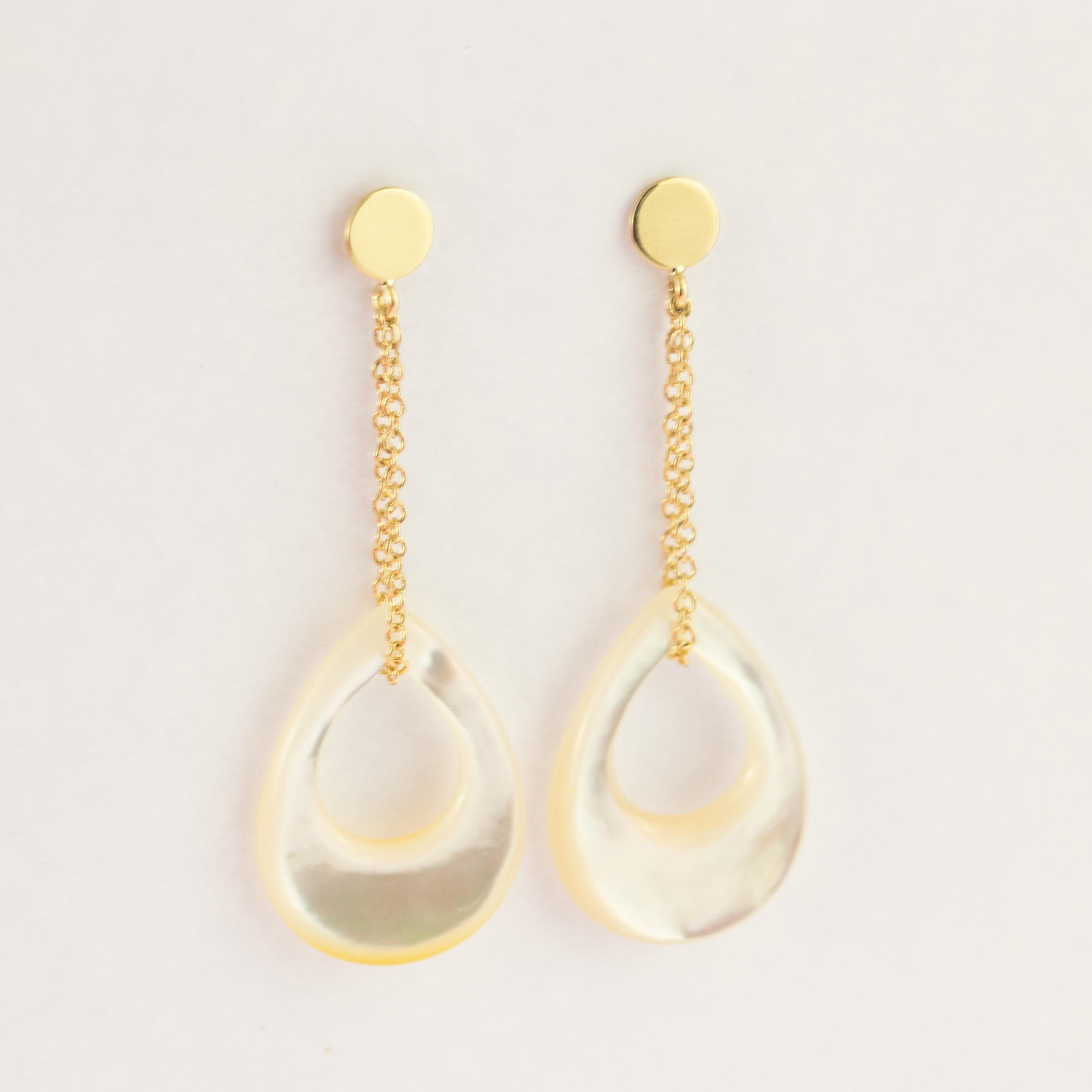 Mother of Pearl Pendulum 18 Karat Gold Chain Cocktail Drop Dangle Earrings For Sale 1