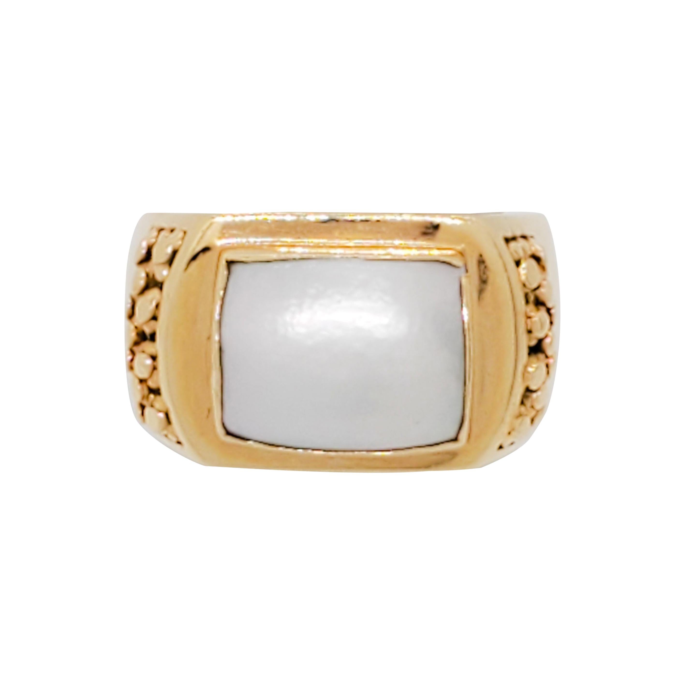 Mother of Pearl Ring in 14k Yellow Gold