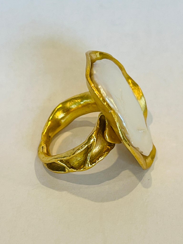 Mother of Pearl Ring in 22k Gold For Sale at 1stDibs