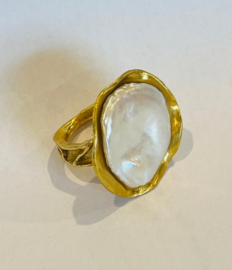 Mother of Pearl Ring in 22k Gold For Sale at 1stDibs