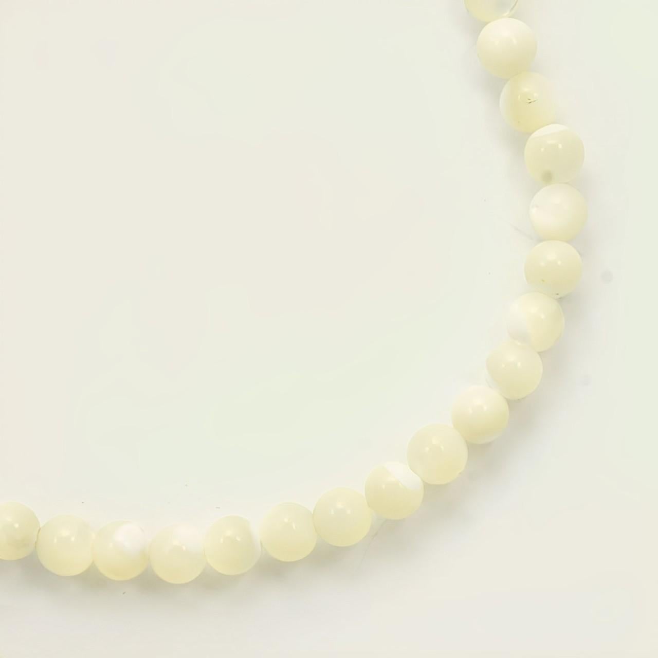 Women's or Men's Mother of Pearl Round Bead Necklace with a Silver Clasp circa 1940s For Sale