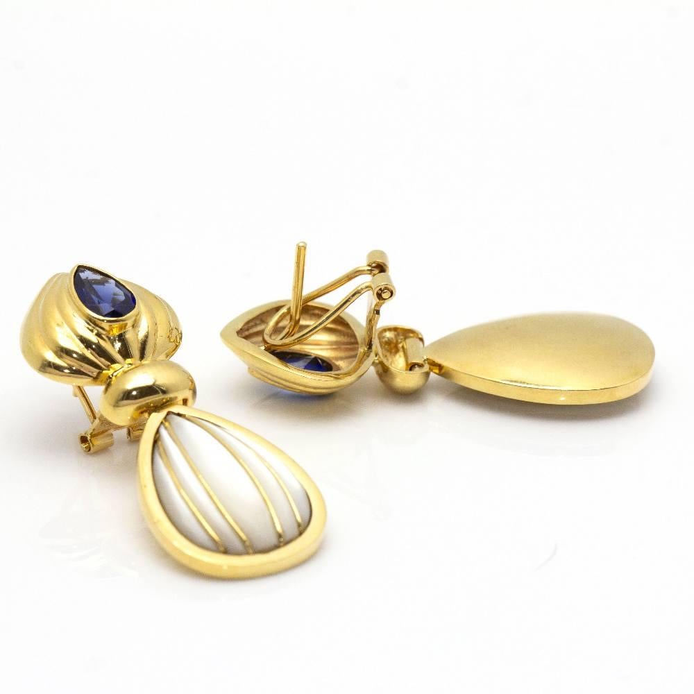 Mother of Pearl, Sapphire in Yellow Gold Earrings In New Condition For Sale In BARCELONA, ES