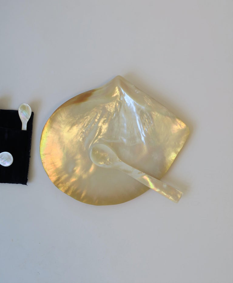Mother-Of-Pearl Sea Shell Caviar Dish and Spoons Set at 1stDibs ...