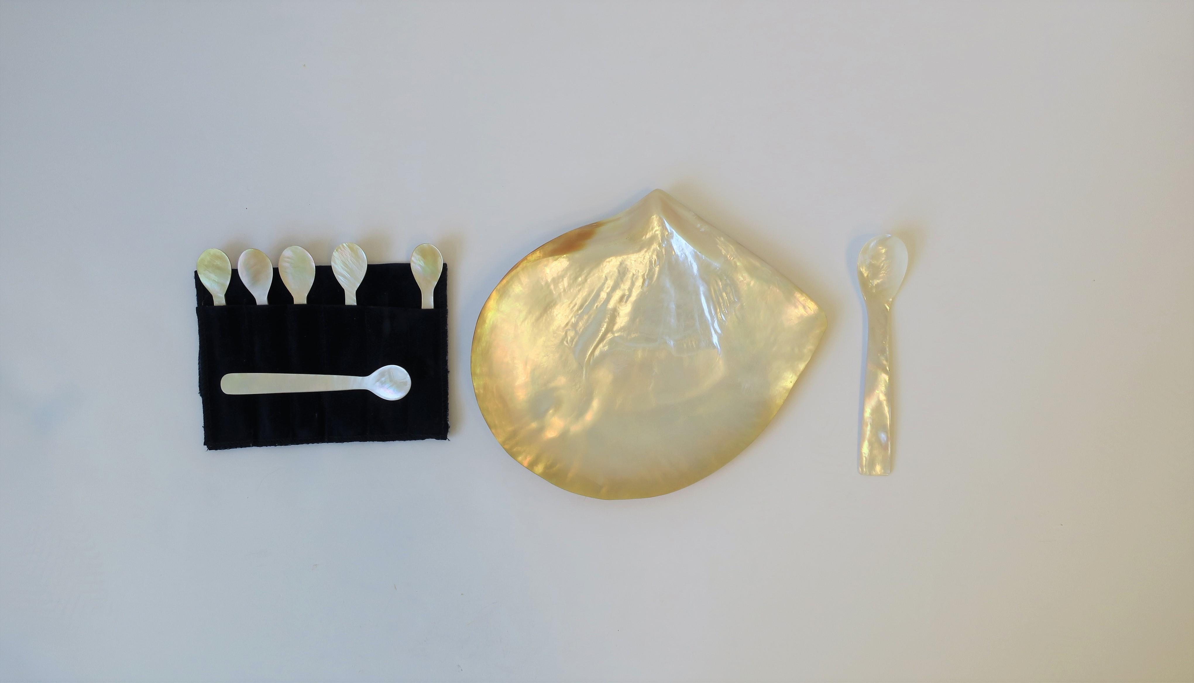 20th Century Mother-Of-Pearl Sea Shell Caviar Dish and Spoons Set