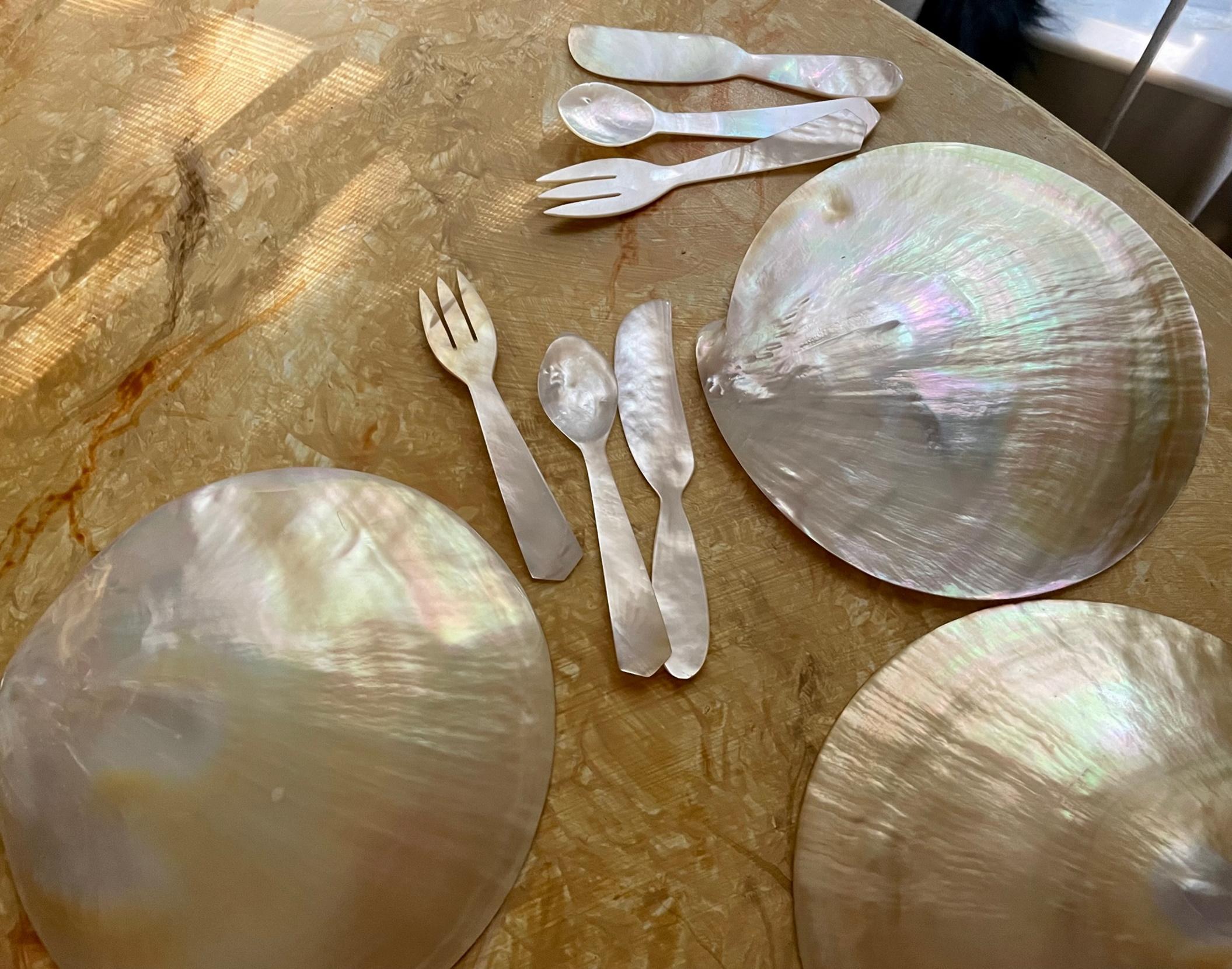 Mother of Pearl Seashell Caviar Dish with Cutlery, 8 Complete Sets 5