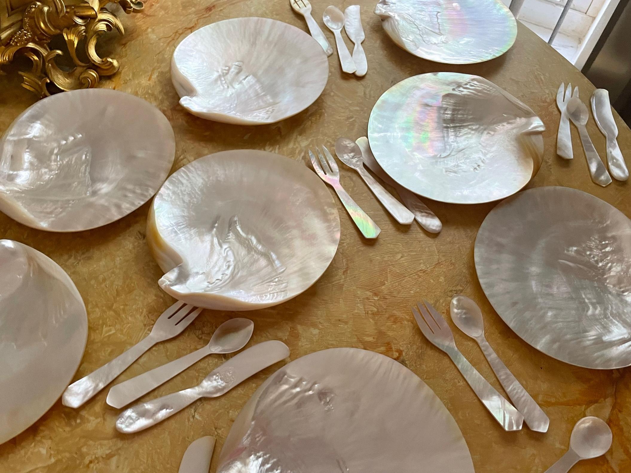 Mother of Pearl Seashell Caviar Dish with Cutlery, 8 Complete Sets 6