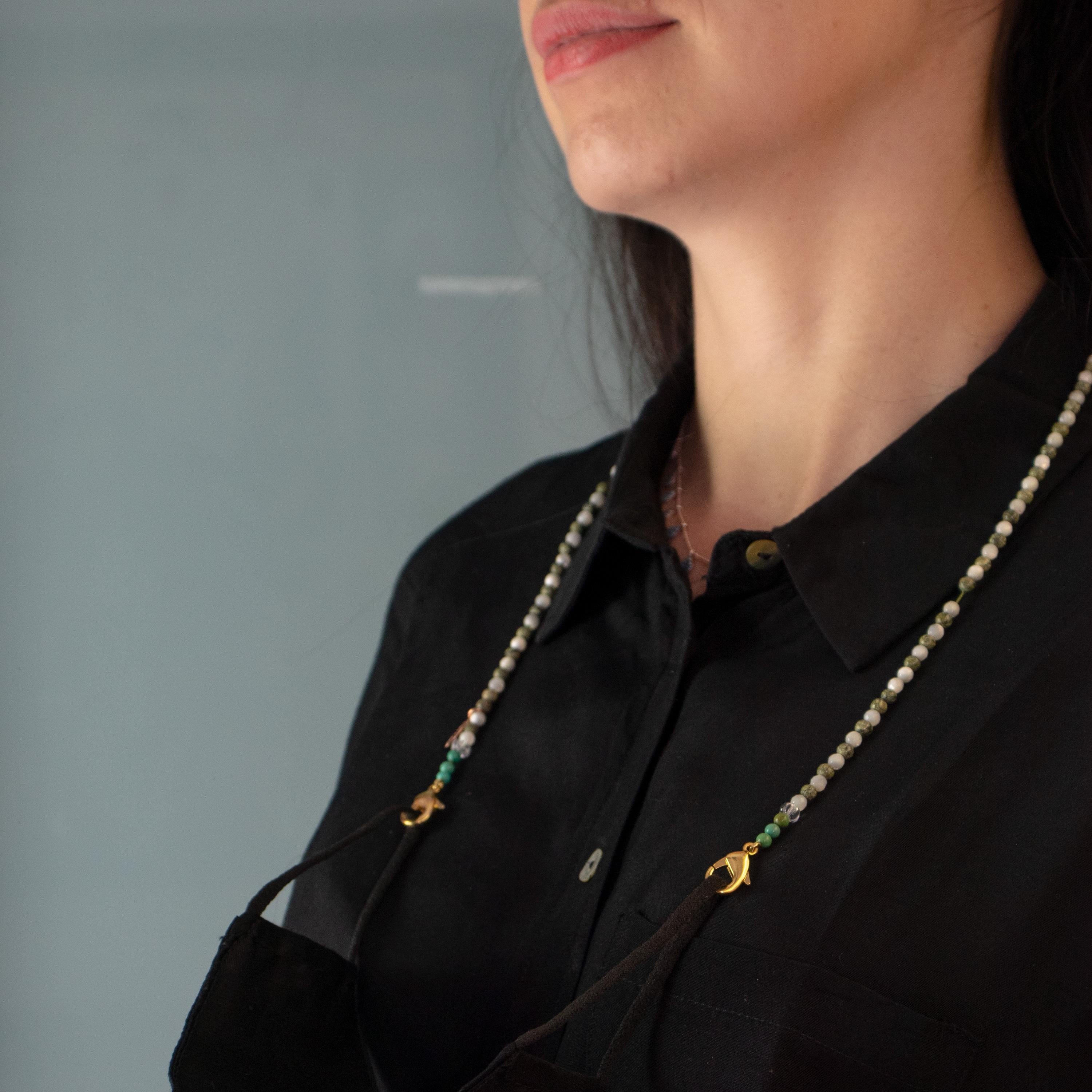 Perlmutt Serpentin Perlen String Handgefertigte Maskenhalter Halskette im Angebot 5