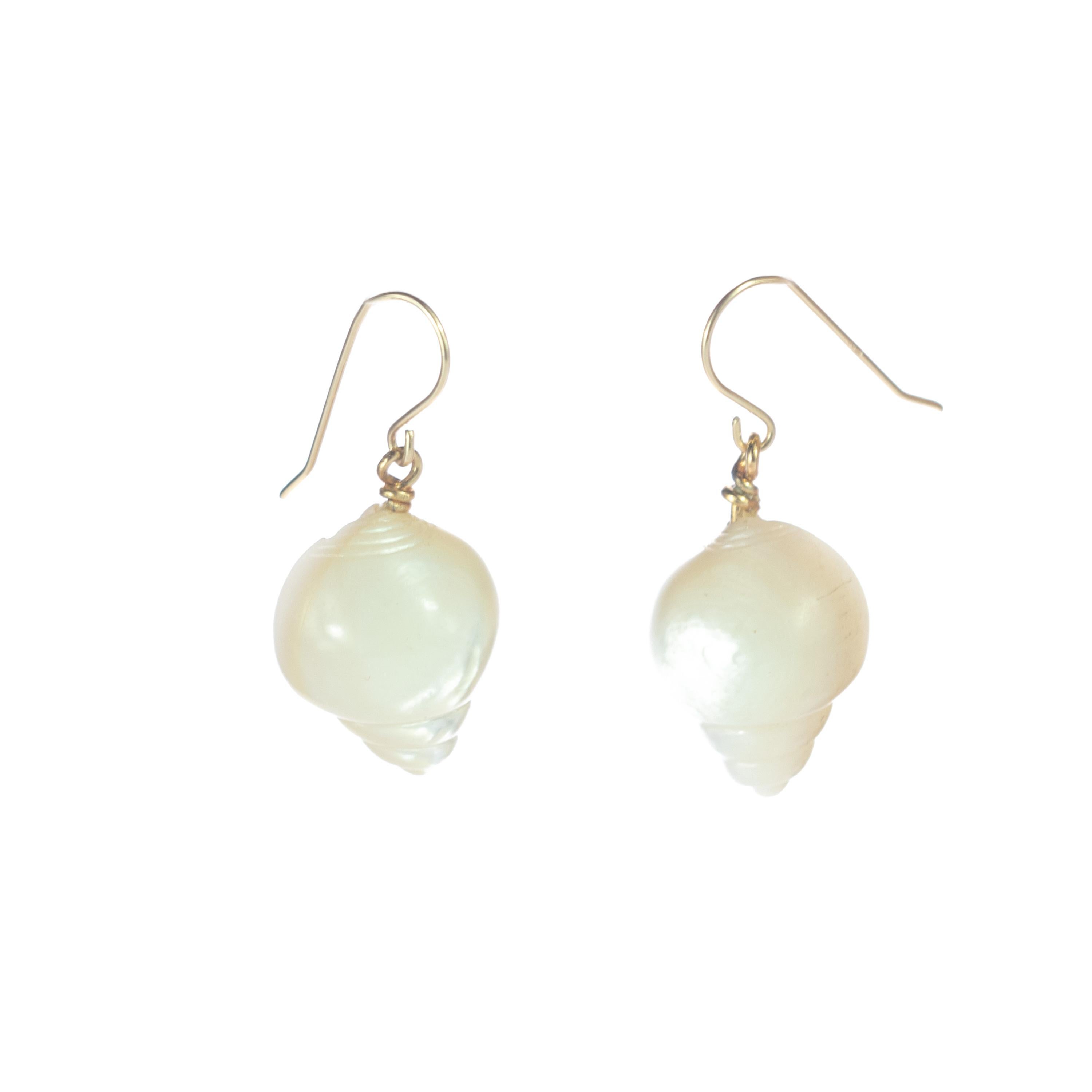 Mixed Cut Mother of Pearl Shell 18 Karat Yellow Gold Drop Cocktail Ear Wires Earrings For Sale