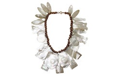 Collana di perline in oro 14k con incisione della conchiglia di Madreperla, circa 1960