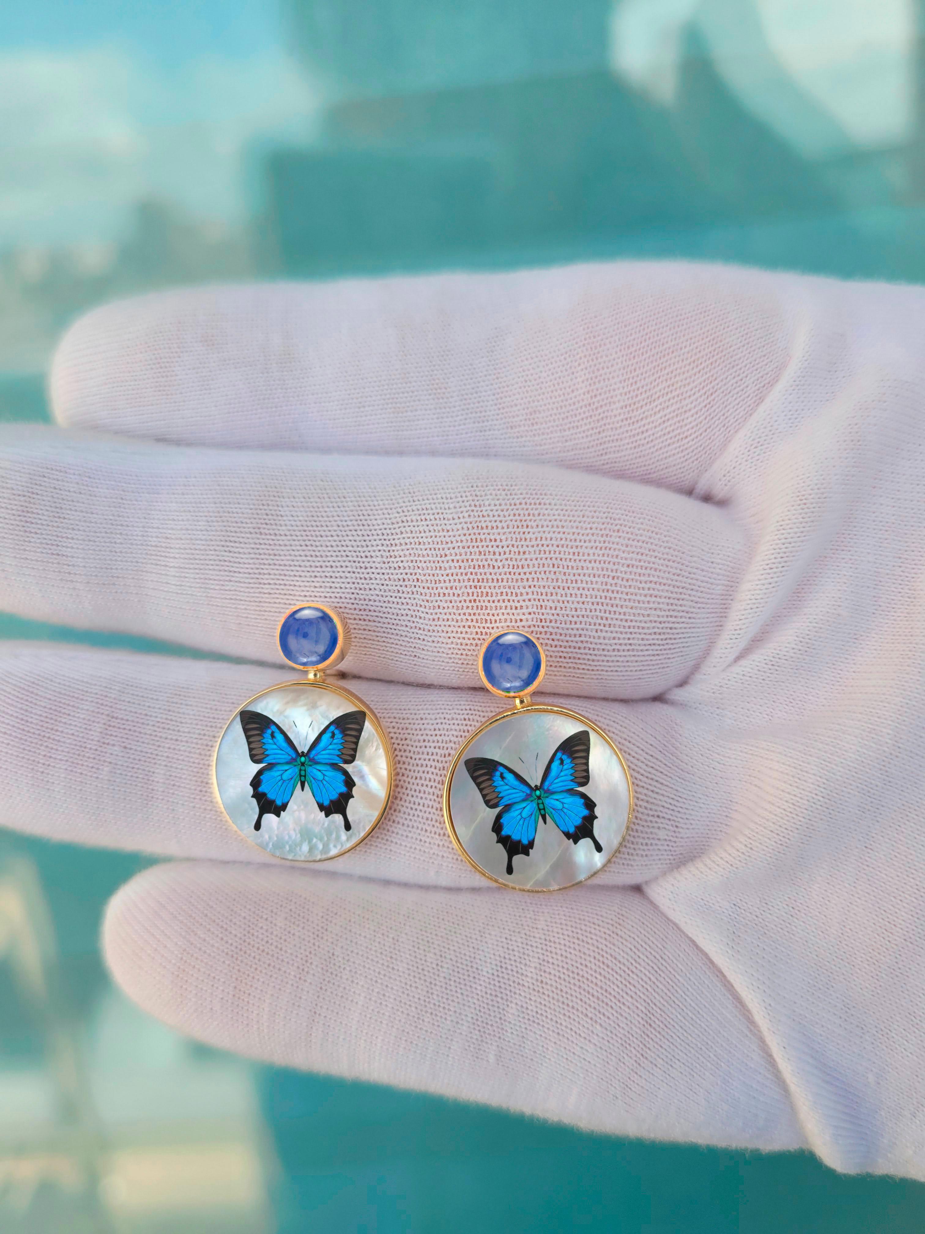 Mother Of Pearl Shell Stud Earrings, sapphire  and butterfly painting. In New Condition For Sale In Istanbul, TR