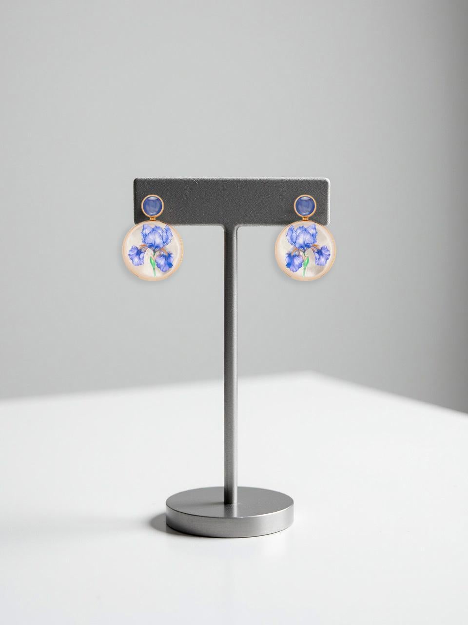 Mother Of Pearl Shell Stud Earrings, sapphire and iris flower painting. In New Condition For Sale In Istanbul, TR