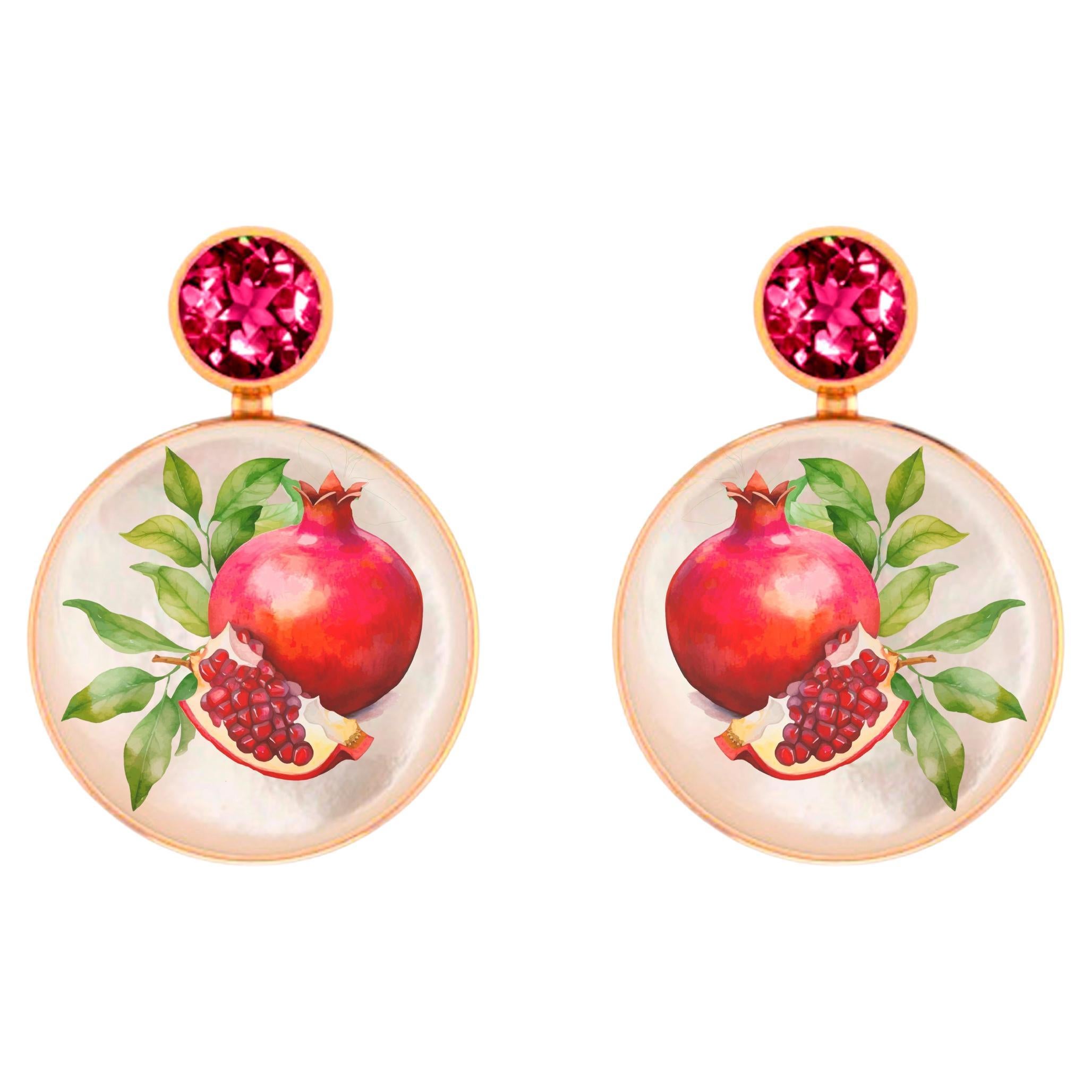 Boucles d'oreilles en nacre avec grenat et peinture sur grenade.
