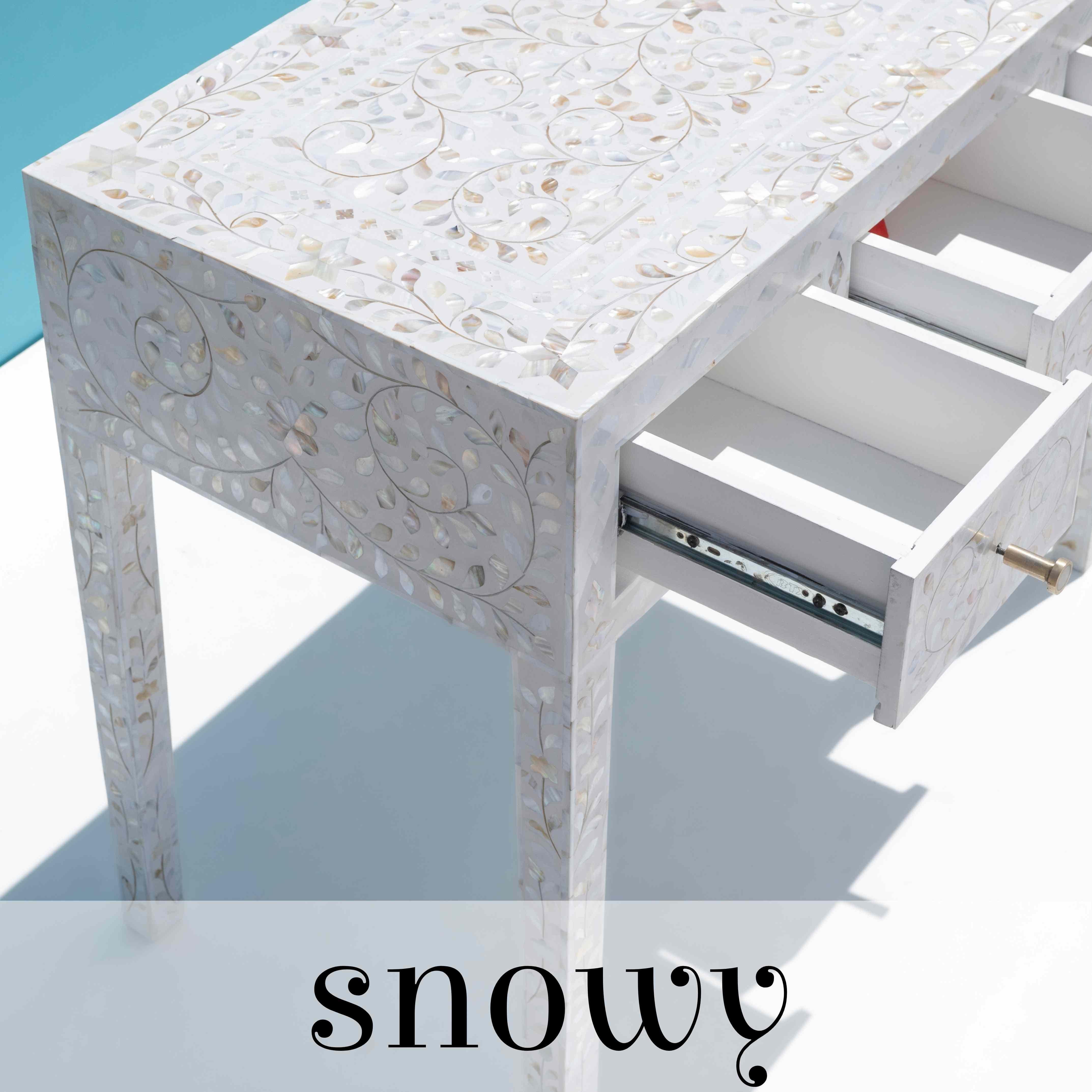 Mid-Century Modern Table console en nacre à fleurs enneigées en vente