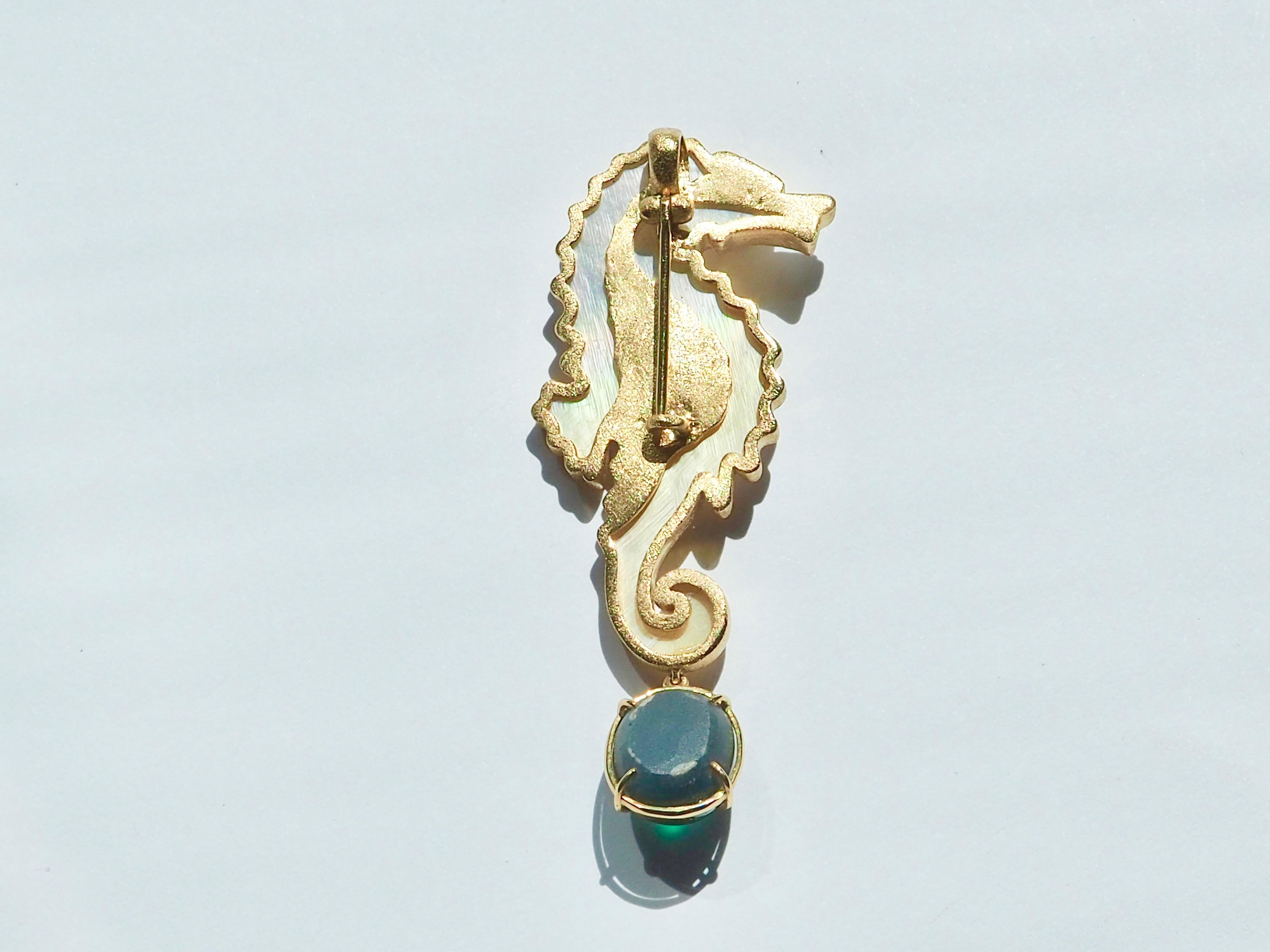 Art Nouveau Mother of Pearl Star Emerald 18 Karat Gold Sea Horse Pin and Pendant For Sale