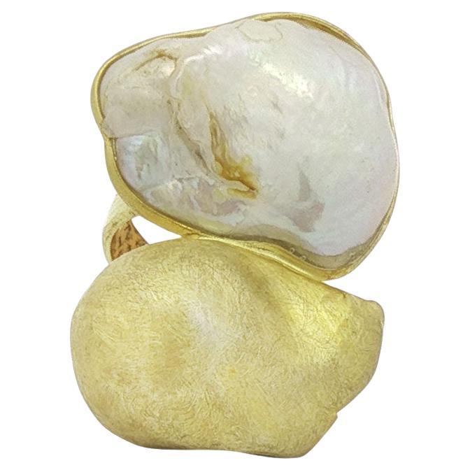 Anello con dichiarazione di Madreperla placcato in oro con fascia regolabile in vendita